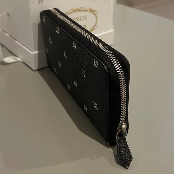 GIVENCHY Iconic Leather Zip Long Wallet Black